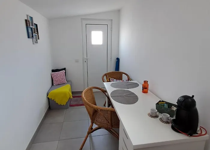 Almas 3* Lagos