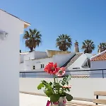 Almas Oda ve Kahvaltı Lagos